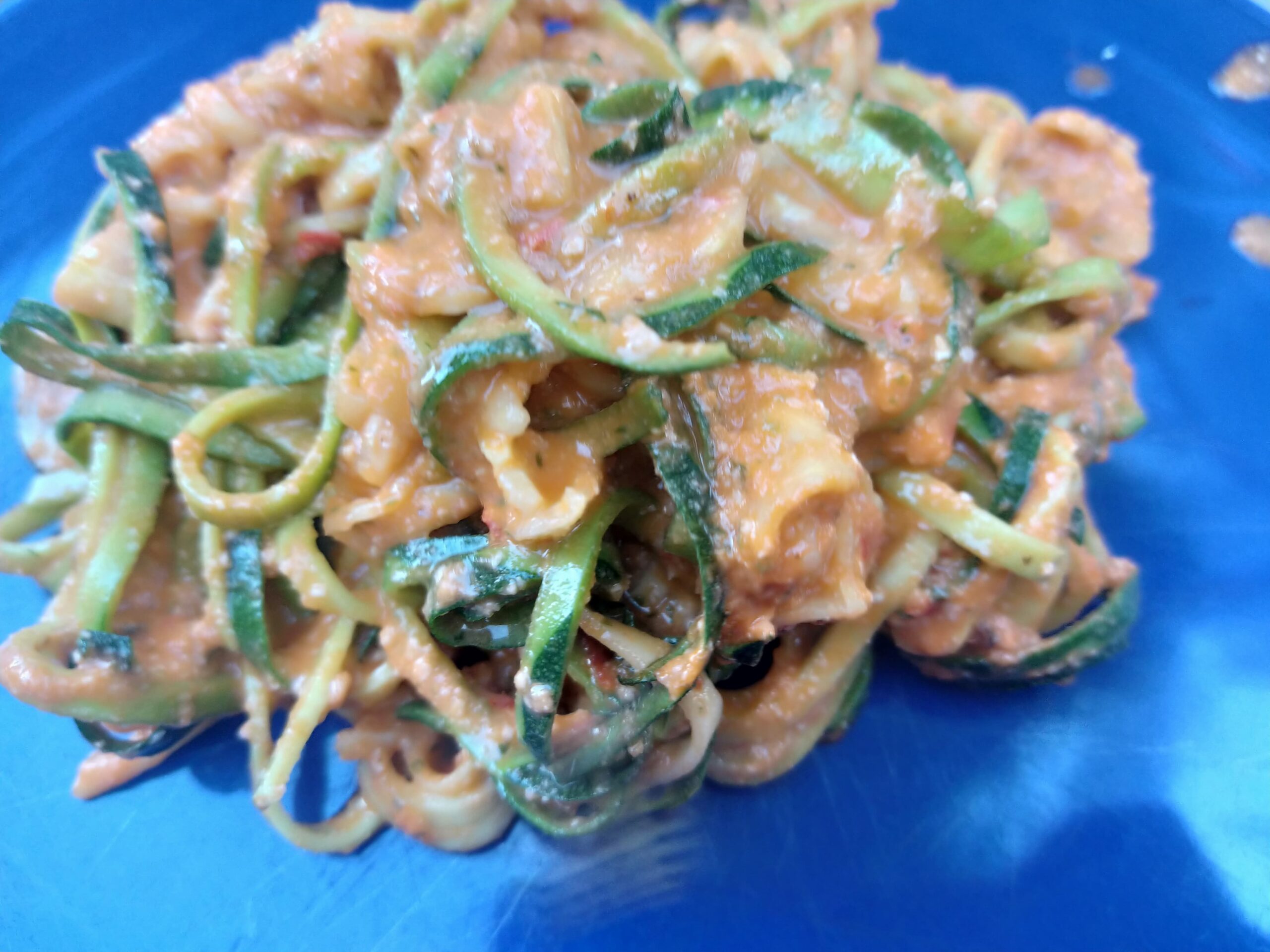 spaghettis-de-courgettes-crues-sauce-pesto spaghetti de courgettes sauce pesto crues